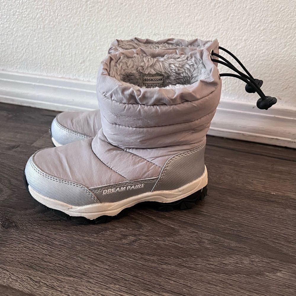 DREAM PAIRS Boys GirlsLightweight Slip Resistant Mid Calf Winter Shoes size 10